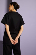 Charger l'image dans la galerie, Tunique Médicale Noire Col V Mixte